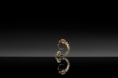 A PAIR OF GILT SILVER FILIGREE ‘DRAGON’ EARRINGS, QING DYNASTY