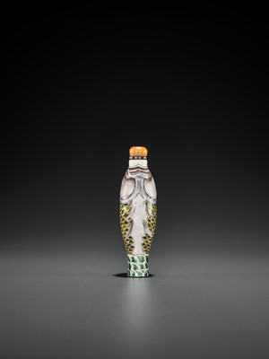 Lot 395 - A LARGE MOLDED AND ENAMELED PORCELAIN ‘LEAPING CARP’ SNUFF BOTTLE, QING DYNASTY