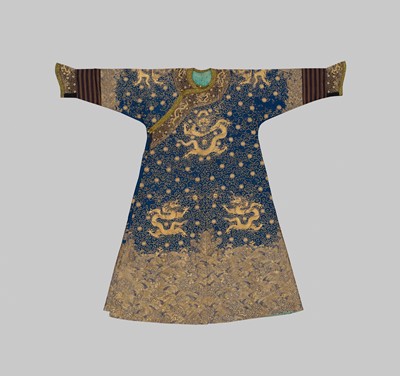 Lot 104 - AN IMPERIAL GOLD- AND SILVER-EMBROIDERED ‘NINE DRAGON’ ROBE, JIFU, QIANLONG