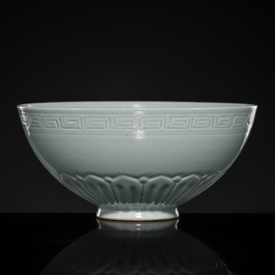 Lot 530 - A MING-STYLE WHITE-GLAZED ‘LOTUS’ BOWL, LIANZIWAN, QIANLONG MARK AND PERIOD