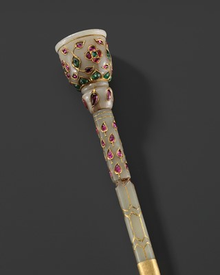 Lot 191 - A MUGHAL GOLD-INLAID AND GEM-SET JADE FLY-WHISK (CHAURI) HANDLE, LATE 17TH-EARLY 18TH CENTURY