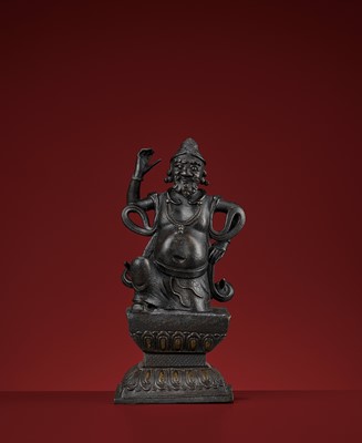 Lot 511 - A BRONZE FIGURE OF A FOREIGNER, MING DYNASTY