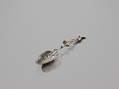 Lot 21 - SADAJIRO: A VERY FINE SILVER SERVING SPOON