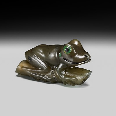 Lot 366 - JEFF SPANGLER: A CONTEMPORARY NEPHRITE JADE OJIME OF A FROG ON BAMBOO