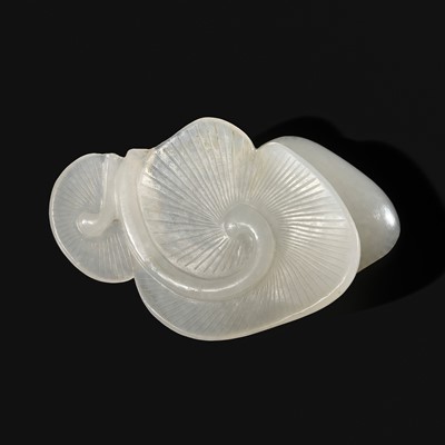 Lot 450 - A WHITE JADE ‘THREE MUSHROOM’ PENDANT, 18TH-19TH CENTURY