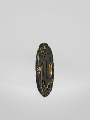 Lot 71 - A FINE HAMANO SCHOOL SHIBUICHI TSUBA WITH THE THREE SAKE TASTERS