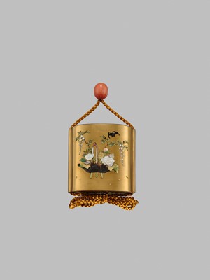 Lot 35 - A SUPERB SHIBAYAMA INLAID GOLD LACQUER SAYA (SHEATH) INRO WITH JUROJIN AND CRANE