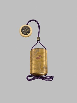 Lot 34 - GYOKUZAN: A SUPERB METAL INLAID AND LACQUERED FIVE-CASE INRO WITH A KOTO PLAYER