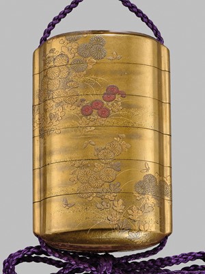 Lot 34 - GYOKUZAN: A SUPERB METAL INLAID AND LACQUERED FIVE-CASE INRO WITH A KOTO PLAYER