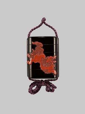 Lot 7 - YOZEI: A FOUR-CASE TSUISHU-INLAID LACQUER INRO DEPICTING SHISHI AND PEONY