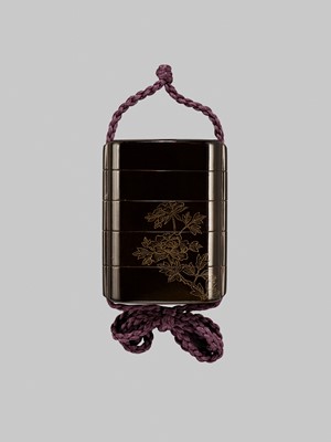 Lot 7 - YOZEI: A FOUR-CASE TSUISHU-INLAID LACQUER INRO DEPICTING SHISHI AND PEONY