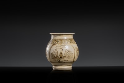 A SMALL, BROWN-GLAZED LAN NA STYLE ‘MYTHICAL BIRDS’ VASE