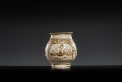 A SMALL, BROWN-GLAZED LAN NA STYLE ‘MYTHICAL BIRDS’ VASE
