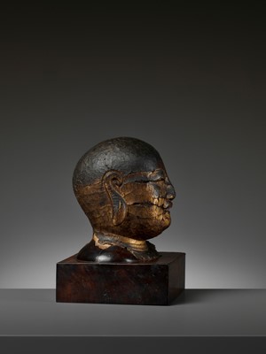 Lot 466 - A GILT-LACQUERED WOOD HEAD OF BUDAI, MING