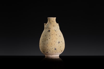 A YELLOWISH-GREEN GLAZED STONEWARE ‘BIRD’ LIME POT, ANGKOR PERIOD