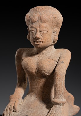 Lot 186 - A MAJAPAHIT TERRACOTTA FIGURE OF A KNEELING WOMAN