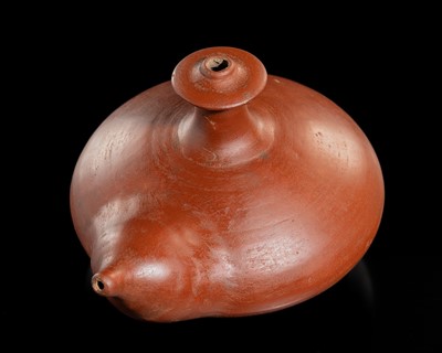 Lot 181 - A FINE MAJAPAHIT TERRACOTTA KENDI