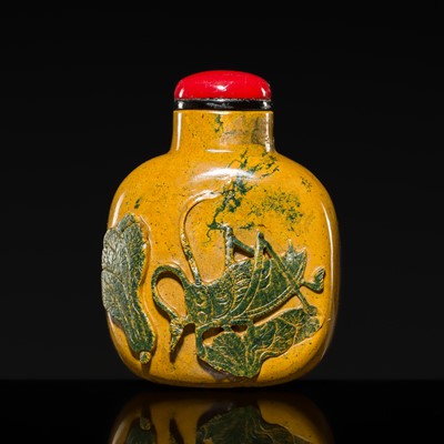 Lot 470 - A CARVED JASPER ‘KATYDID’ (GUOGUO) SNUFF BOTTLE, 1780-1850