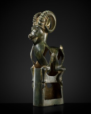 Lot 118 - AN ‘IBEX’ BRONZE FINIAL, SOUTHERN SIBERIA, 6TH – 5TH CENTURY BC