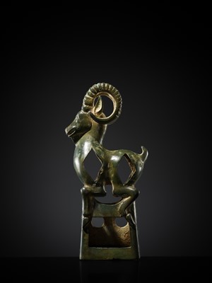 Lot 118 - AN ‘IBEX’ BRONZE FINIAL, SOUTHERN SIBERIA, 6TH – 5TH CENTURY BC