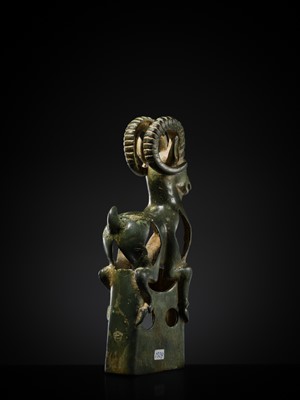 Lot 118 - AN ‘IBEX’ BRONZE FINIAL, SOUTHERN SIBERIA, 6TH – 5TH CENTURY BC