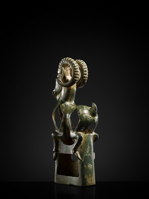Lot 118 - AN ‘IBEX’ BRONZE FINIAL, SOUTHERN SIBERIA, 6TH – 5TH CENTURY BC
