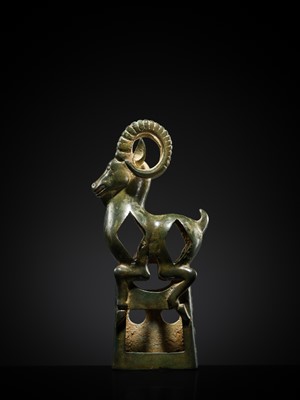 Lot 118 - AN ‘IBEX’ BRONZE FINIAL, SOUTHERN SIBERIA, 6TH – 5TH CENTURY BC
