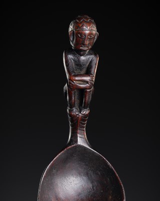 Lot 661 - AN IFUGAO ‘BULUL’ WOOD SPOON, LUZON, 19TH - EARLY 20TH CENTURY
