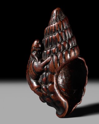Lot 244 - A LARGE AND EARLY WOOD NETSUKE OF BENKEI SLEEPING ON A HORAGAI