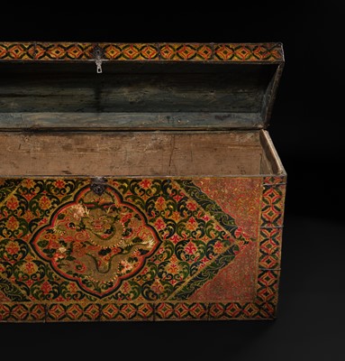 A GILT AND LACQUERED ‘DRAGON’ CHEST, TIBET, 18TH-19TH CENTURY
