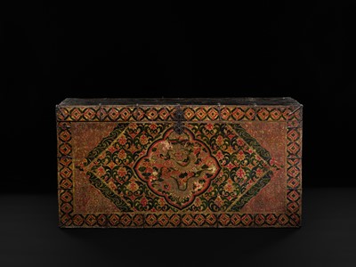 A GILT AND LACQUERED ‘DRAGON’ CHEST, TIBET, 18TH-19TH CENTURY