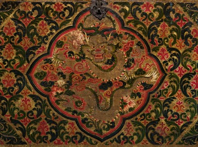 A GILT AND LACQUERED ‘DRAGON’ CHEST, TIBET, 18TH-19TH CENTURY