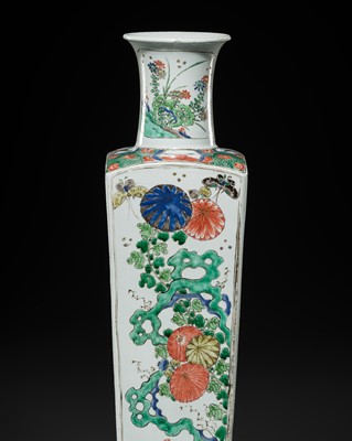 Lot 159 - A LARGE FAMILLE VERTE 'FOUR SEASONS' SQUARE VASE, KANGXI PERIOD