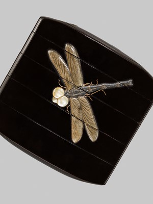 Lot 16 - A LARGE FOUR-CASE INLAID LACQUER INRO WITH DRAGONFLIES