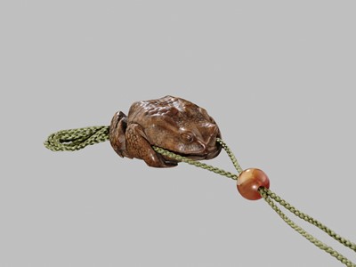 Lot 52 - GYOKUSEKI: A RARE WOOD SINGLE-CASE INRO OF A TOAD