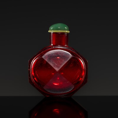Lot 475 - A FACETED RUBY-RED GLASS SNUFF BOTTLE, IMPERIAL GLASSWORKS, 18TH CENTURY