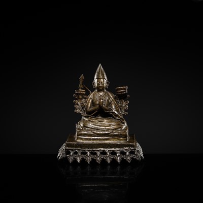A BRONZE FIGURE OF TSONGKHAPA, TIBET, 18TH-19TH CENTURY