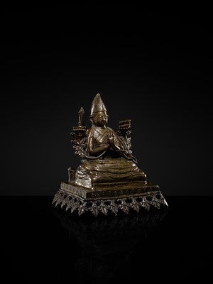 A BRONZE FIGURE OF TSONGKHAPA, TIBET, 18TH-19TH CENTURY