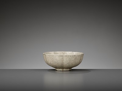 Lot 712 - A GE-TYPE LOBED BOWL, MING