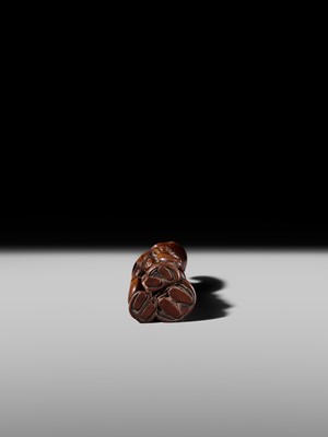 Lot 241 - GYOKUSEN TOMOCHIKA: A WOOD NETSUKE OF LADY TOKIWA GOZEN PROTECTING HER CHILDREN