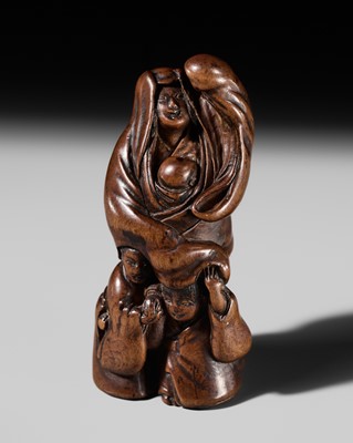 Lot 241 - GYOKUSEN TOMOCHIKA: A WOOD NETSUKE OF LADY TOKIWA GOZEN PROTECTING HER CHILDREN