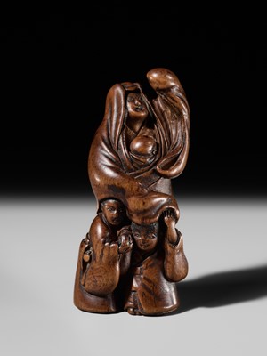Lot 241 - GYOKUSEN TOMOCHIKA: A WOOD NETSUKE OF LADY TOKIWA GOZEN PROTECTING HER CHILDREN