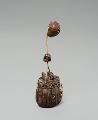 Lot 64 - A SUPERB WOOD ‘RATS AND FRUITS’ SAGEMONO SET, ATTRIBUTED TO KAIGYOKUDO MASATERU