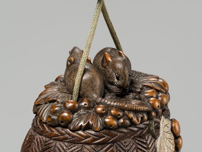 Lot 64 - A SUPERB WOOD ‘RATS AND FRUITS’ SAGEMONO SET, ATTRIBUTED TO KAIGYOKUDO MASATERU