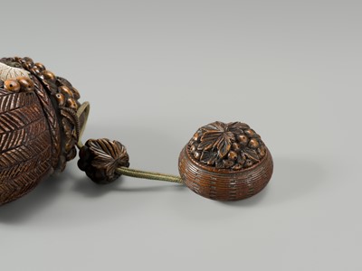 Lot 64 - A SUPERB WOOD ‘RATS AND FRUITS’ SAGEMONO SET, ATTRIBUTED TO KAIGYOKUDO MASATERU