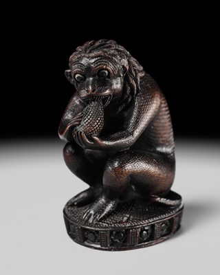 Lot 263 - A FINE AND UNUSUAL WOOD NETSUKE OF A MONKEY