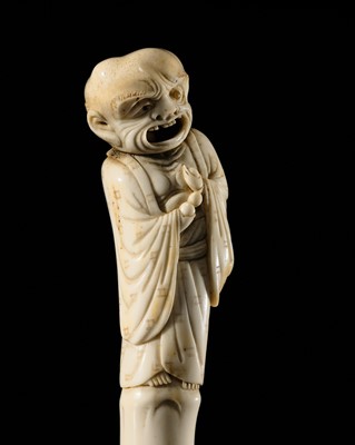 Lot 314 - A SUPERB ANTLER CANE HANDLE OR SASHI NETSUKE A BLIND MAN