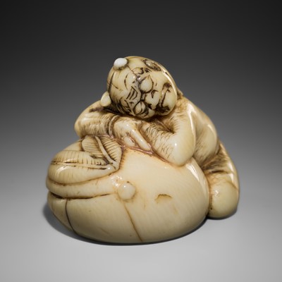 Lot 428 - A RARE ‘SLEEPING ONI’ IVORY ASHTRAY NETSUKE