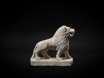 Lot 90 - A LARGE WHITE MARBLE FIGURE OF A GUARDIAN LION, NORTHWESTERN INDIA, 18TH-19TH CENTURY OR EARLIER