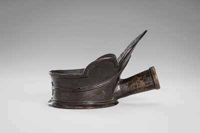 A BRONZE SILK IRON, LATE QING DYNASTY